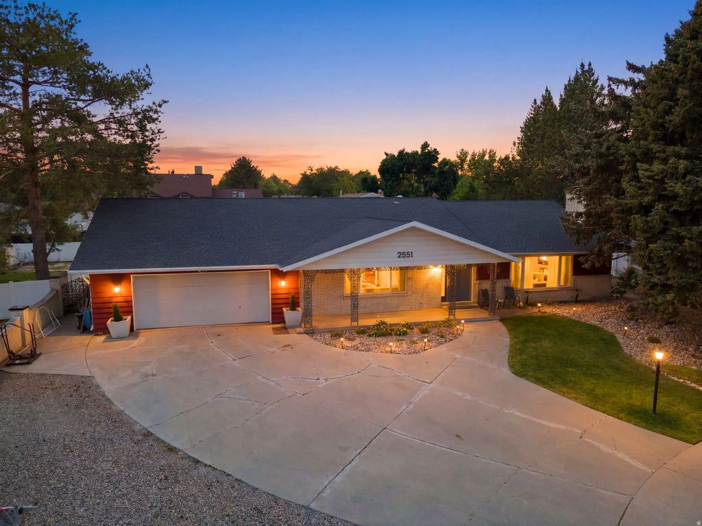 2551 W Lolene Cir, Taylorsville