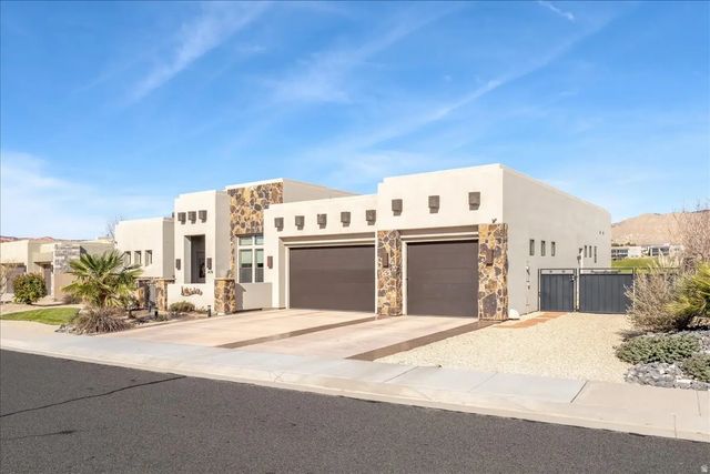 1476 W Canyon Tree Dr, St. George