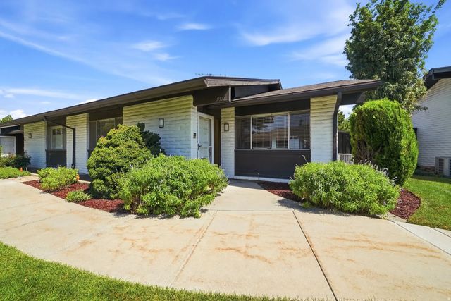 957 E 5014 S, Murray