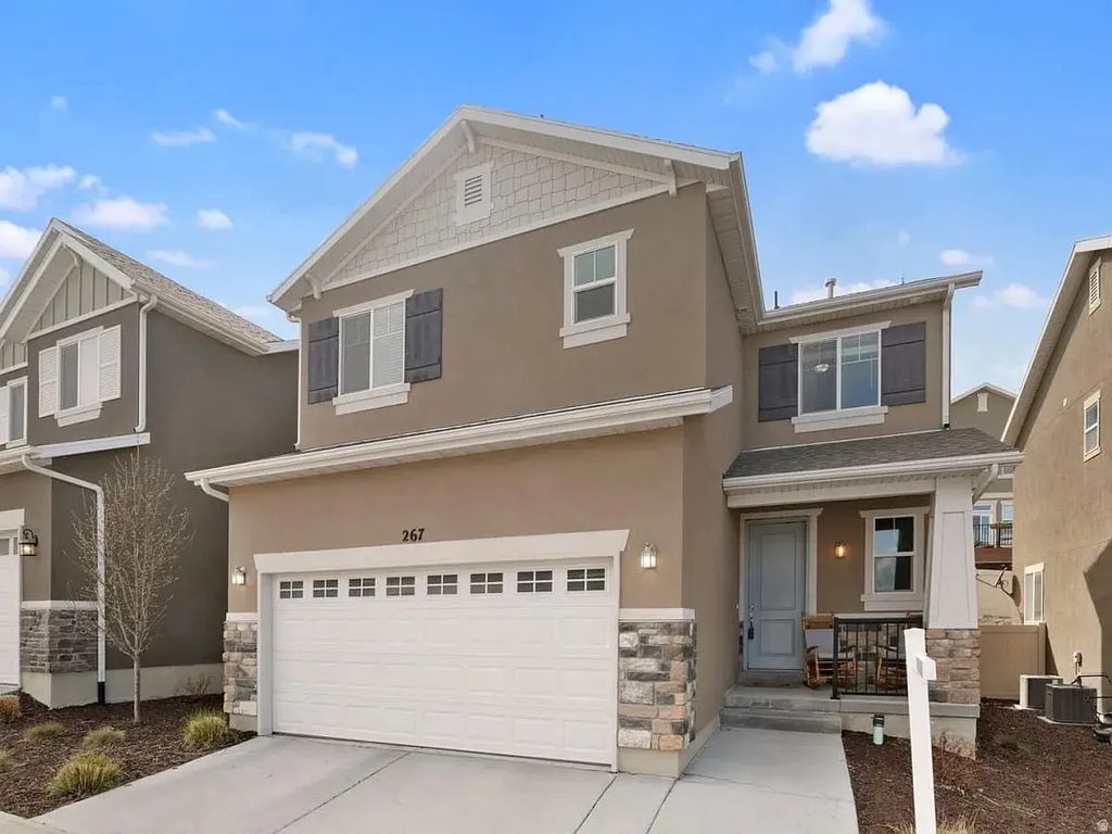 267 W Willow Dr S, Saratoga Springs