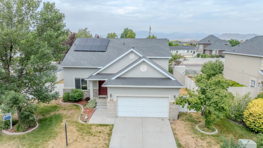1656 S 450 W, Lehi