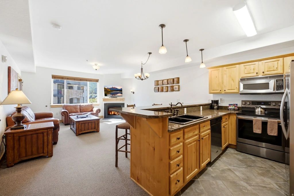 2669 Canyons Resort Dr 208, Park City