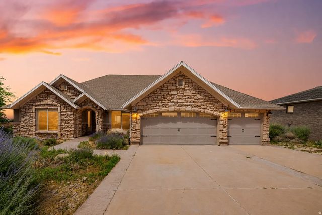 4157 S Beus Dr E, Ogden