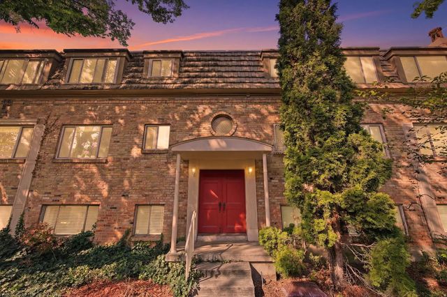 2220 E Murray Holladay Rd 110, Holladay