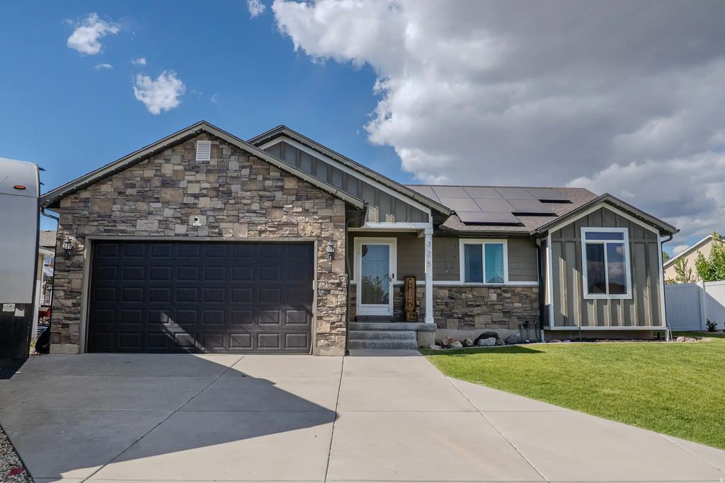 325 W 160 N, Clearfield