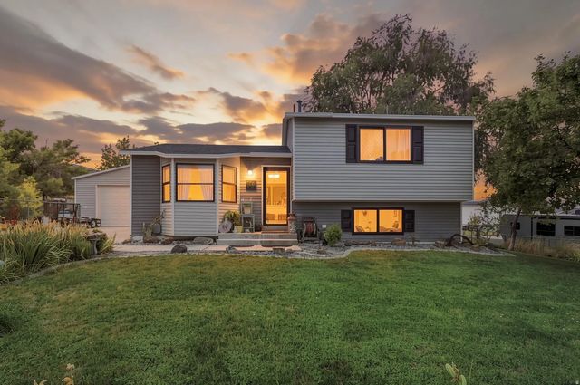 697 W 3 O'clock Dr S, Tooele