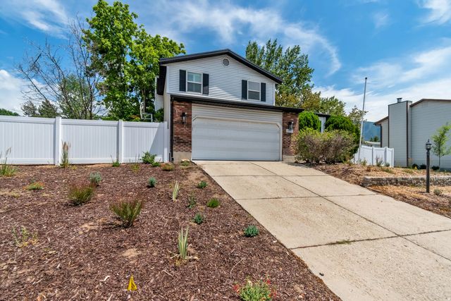 10313 S Countrywood Dr E, Sandy