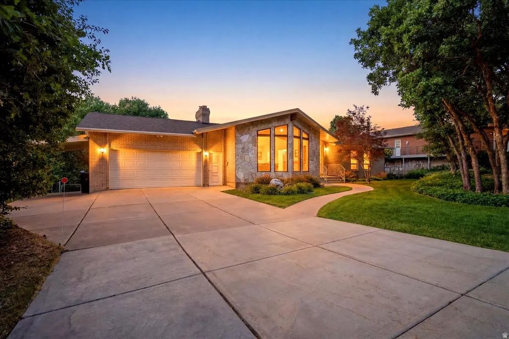 2465 E Woodland Dr, Ogden