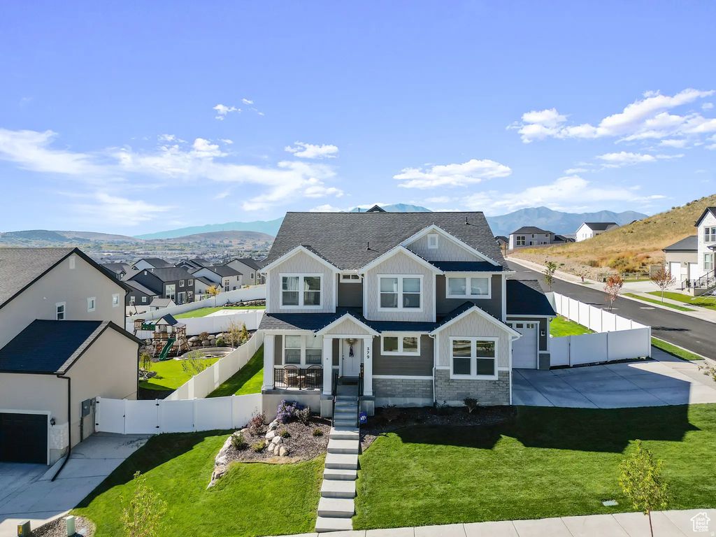 379 N High Ridge Rd, Saratoga Springs
