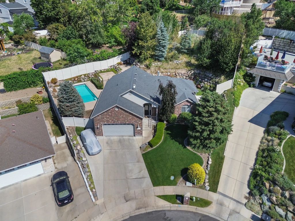 3321 S 200 E, Bountiful