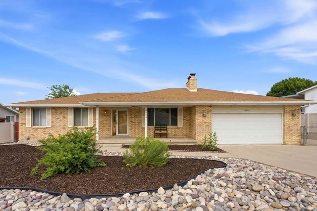 6114 S Red Oaks Dr, Murray