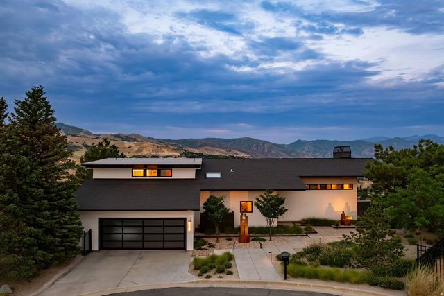 972 N Churchill Dr, Salt Lake City