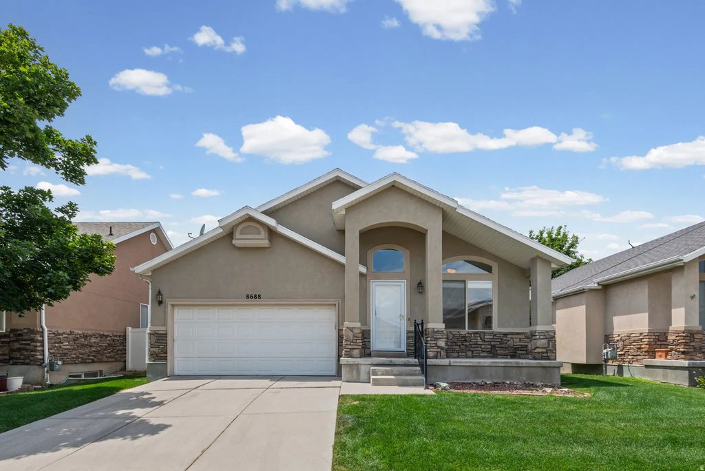 8688 Diamond Dove Dr, West Jordan