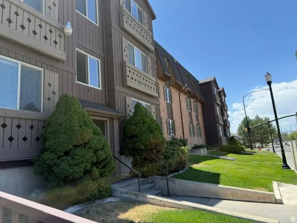 34 E 700 N 11, Provo