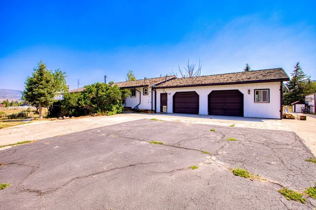 217 E Countryside Cir, Park City