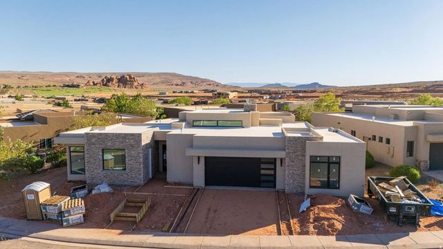 3172 Red Sands Way, Hurricane