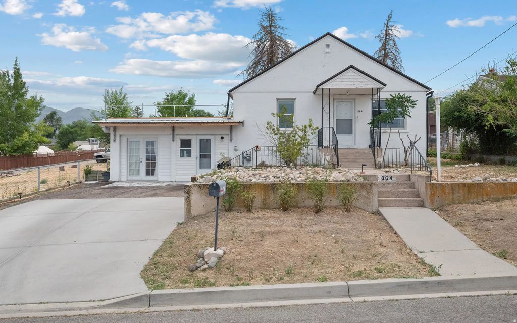864 E 100 S, Payson