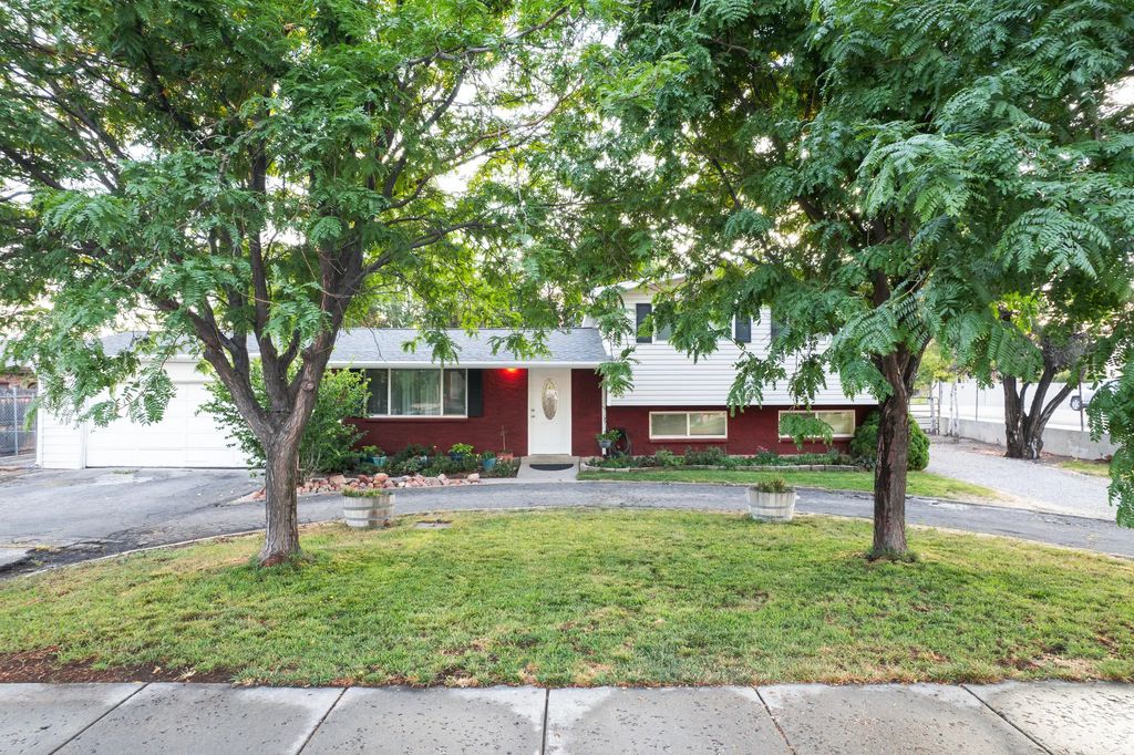 7282 S 2700 W, West Jordan