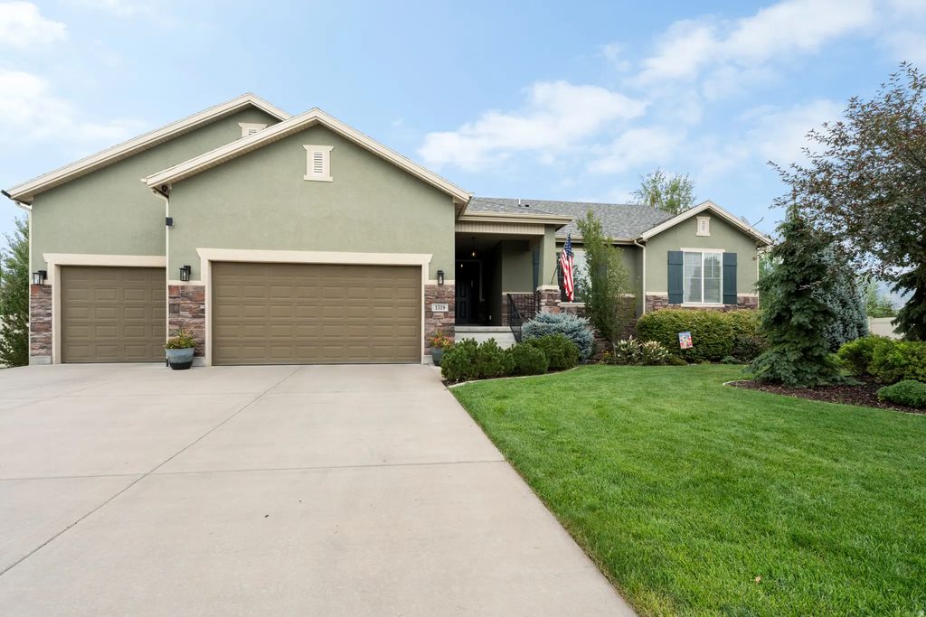 1319 S Thoroughbred Cir, Kaysville