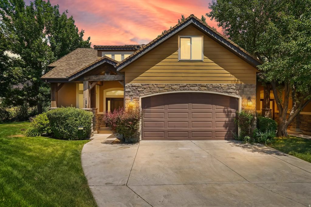 1972 W Golden Pond Way, Orem