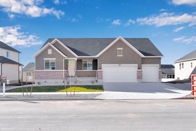8645 N Halloran Ct 1323, Lake Point