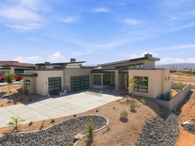 218 E Colima Rd 143, Washington