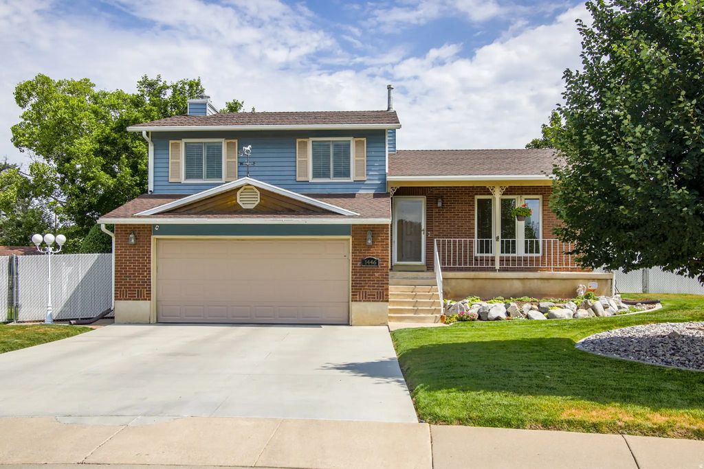 1446 W 1750 N, Clinton