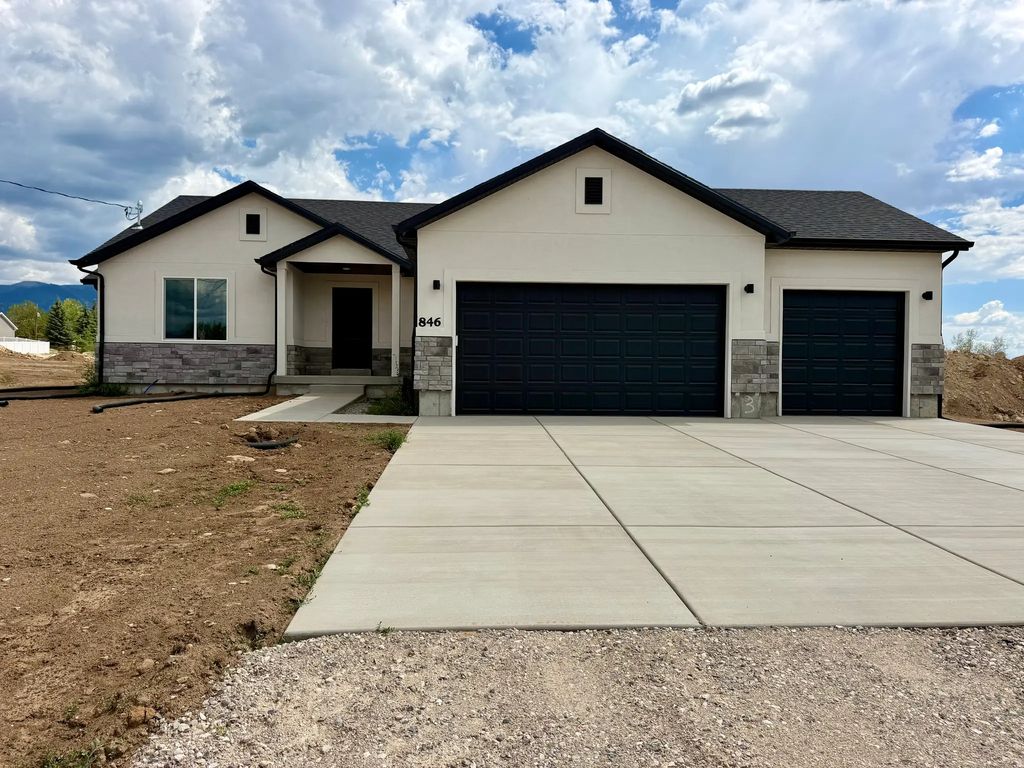 846 E 100 S 3, Mt Pleasant