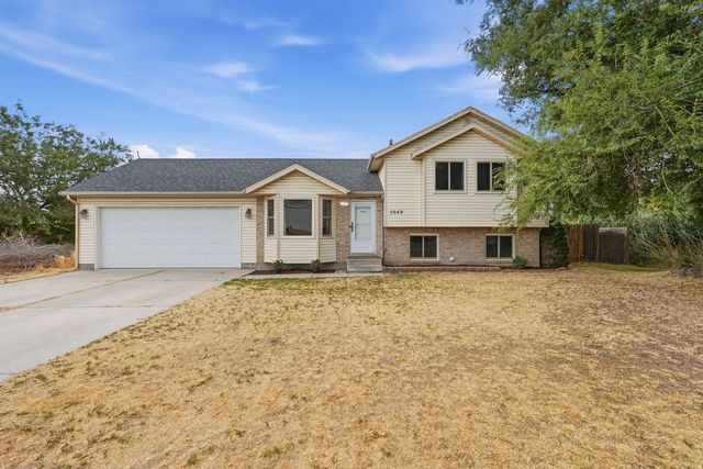 5049 S 4300 W, Hooper