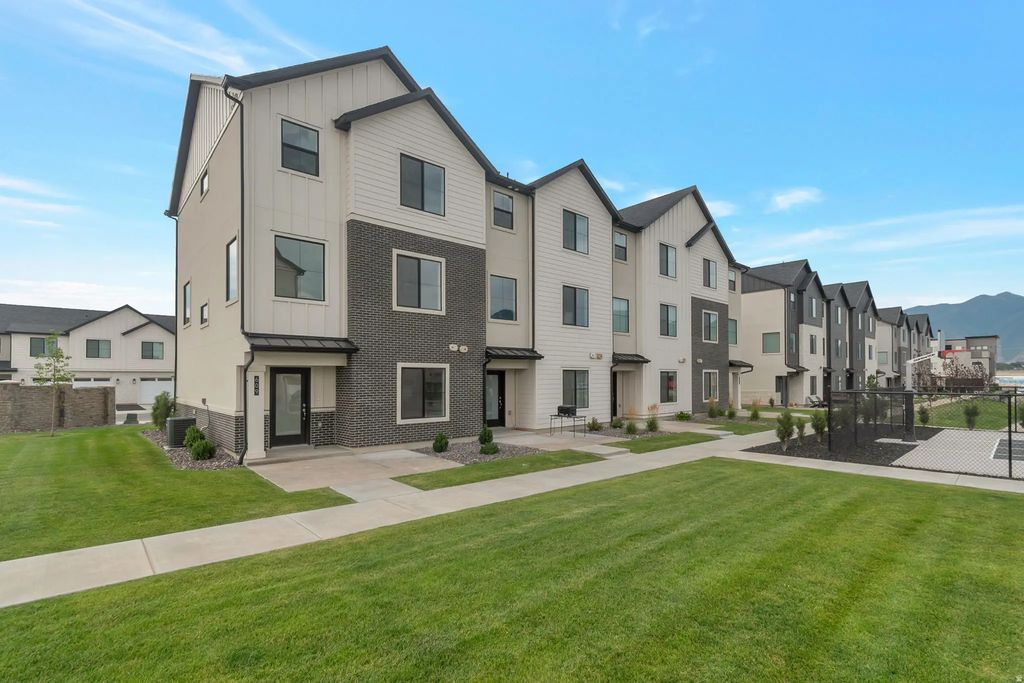 609 W 1860 N 99, Salem
