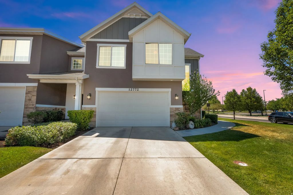 12772 S Village Creek Dr, Riverton
