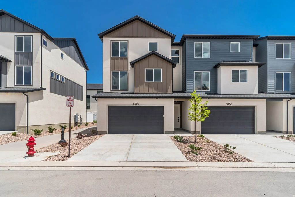 5256 N Greenfield Way 330, Eagle Mountain
