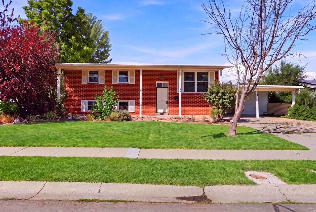 1946 W Condie Dr S, Taylorsville