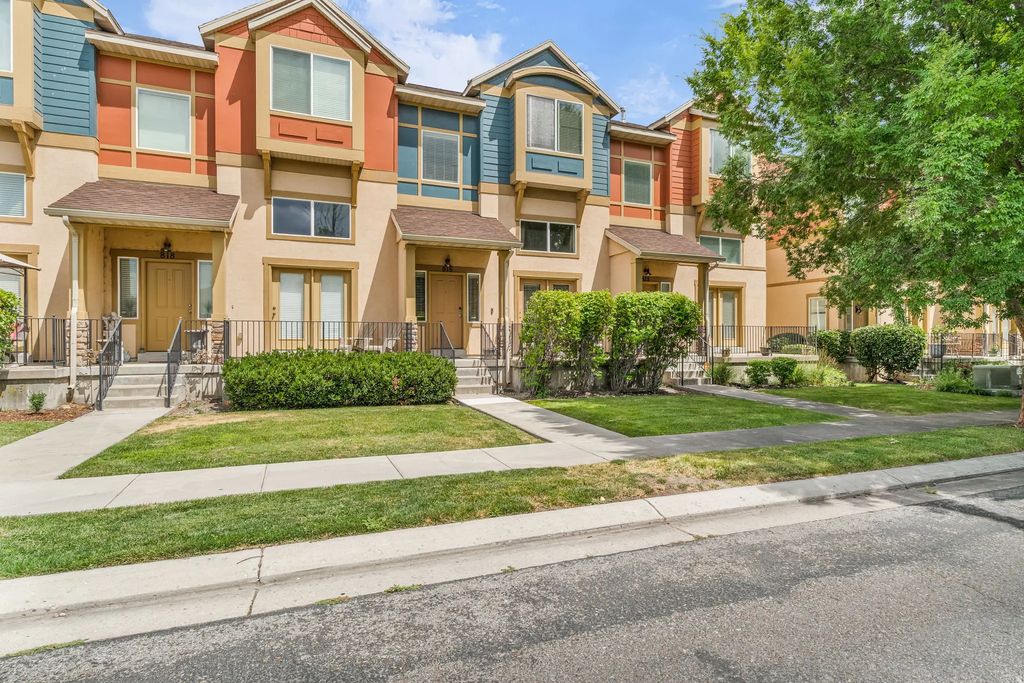 816 N Shepard Creek Pkwy E, Farmington