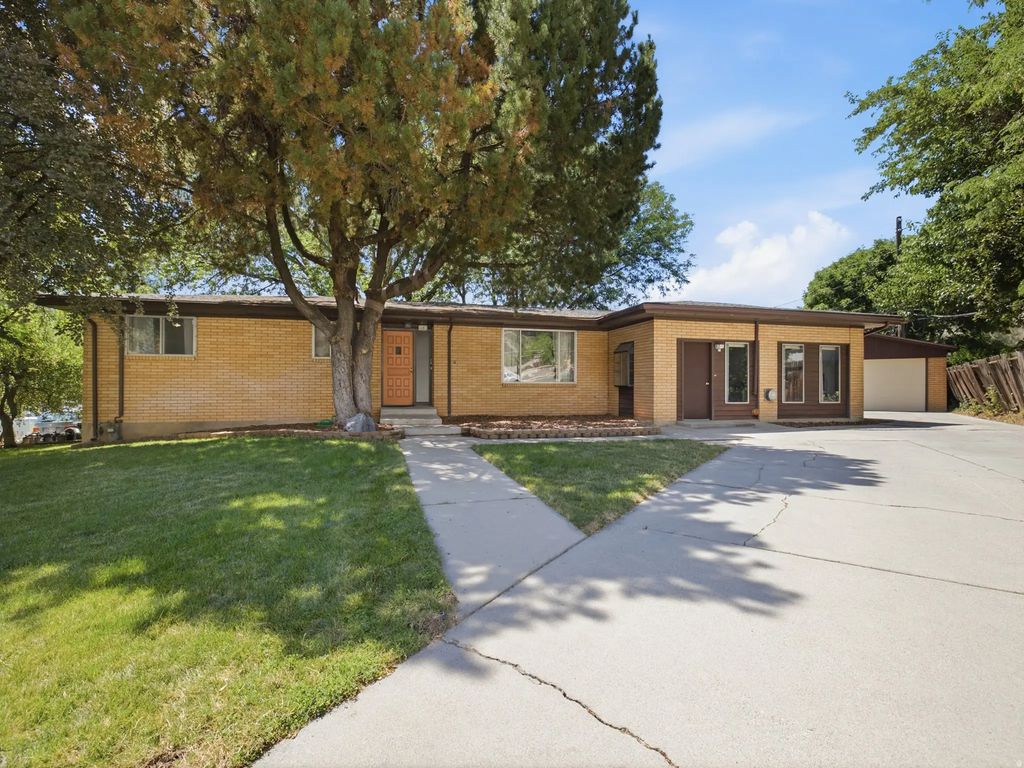 4155 N Crestview Ave, Provo
