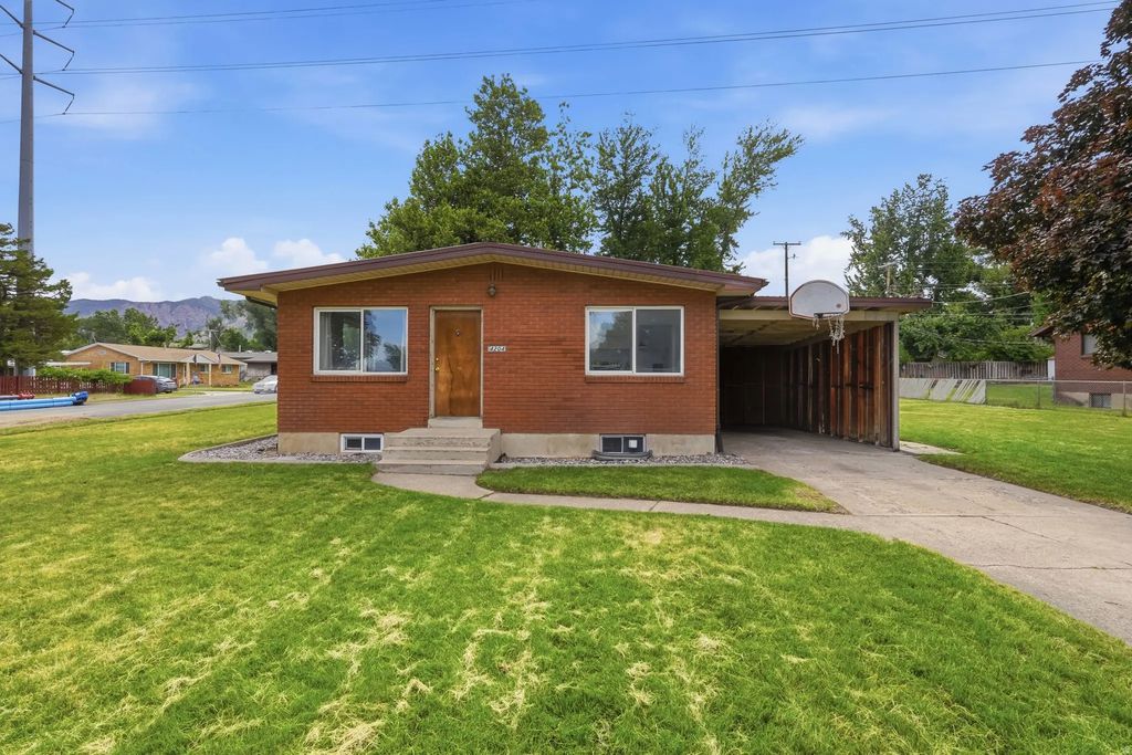 4204 S Adams E, South Ogden