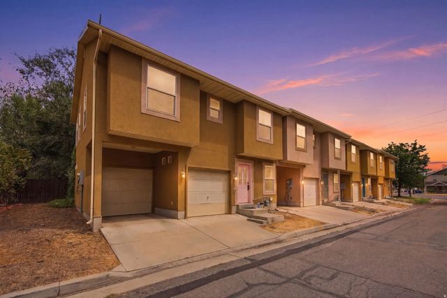 422 N Hodges Ln, Salt Lake City