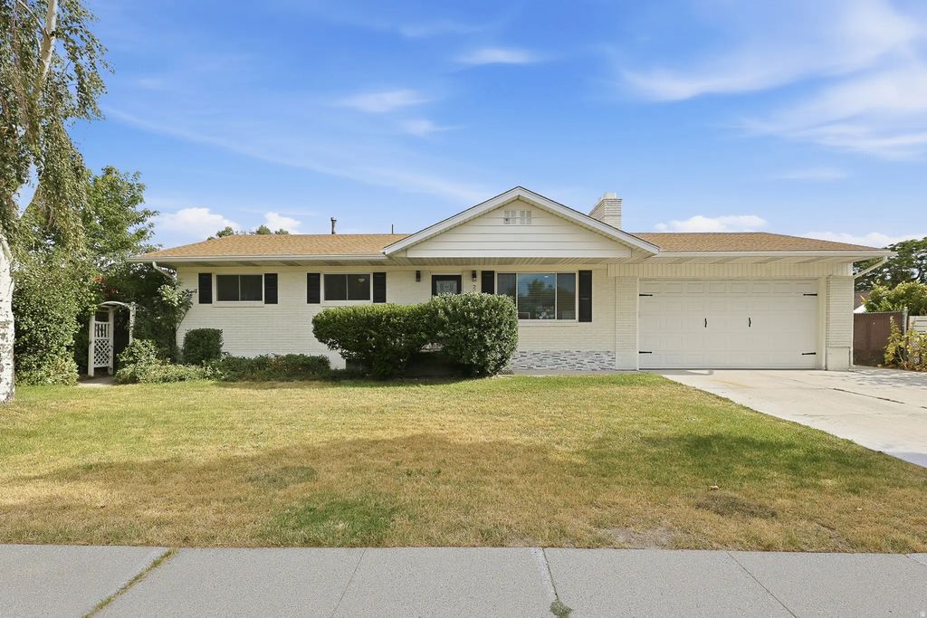 251 W Colorado Dr S, Midvale