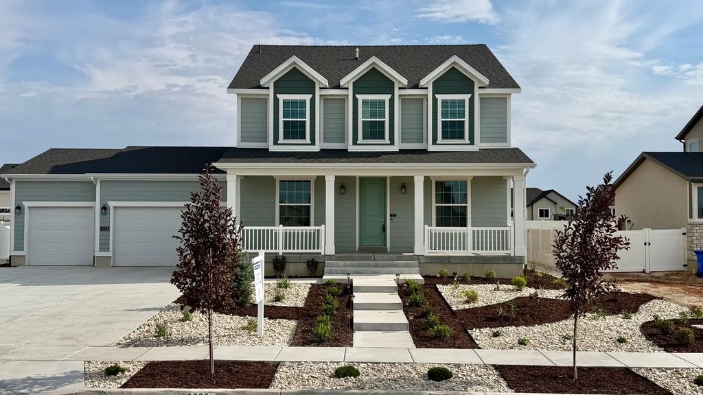 3233 W 2500 N, Clinton