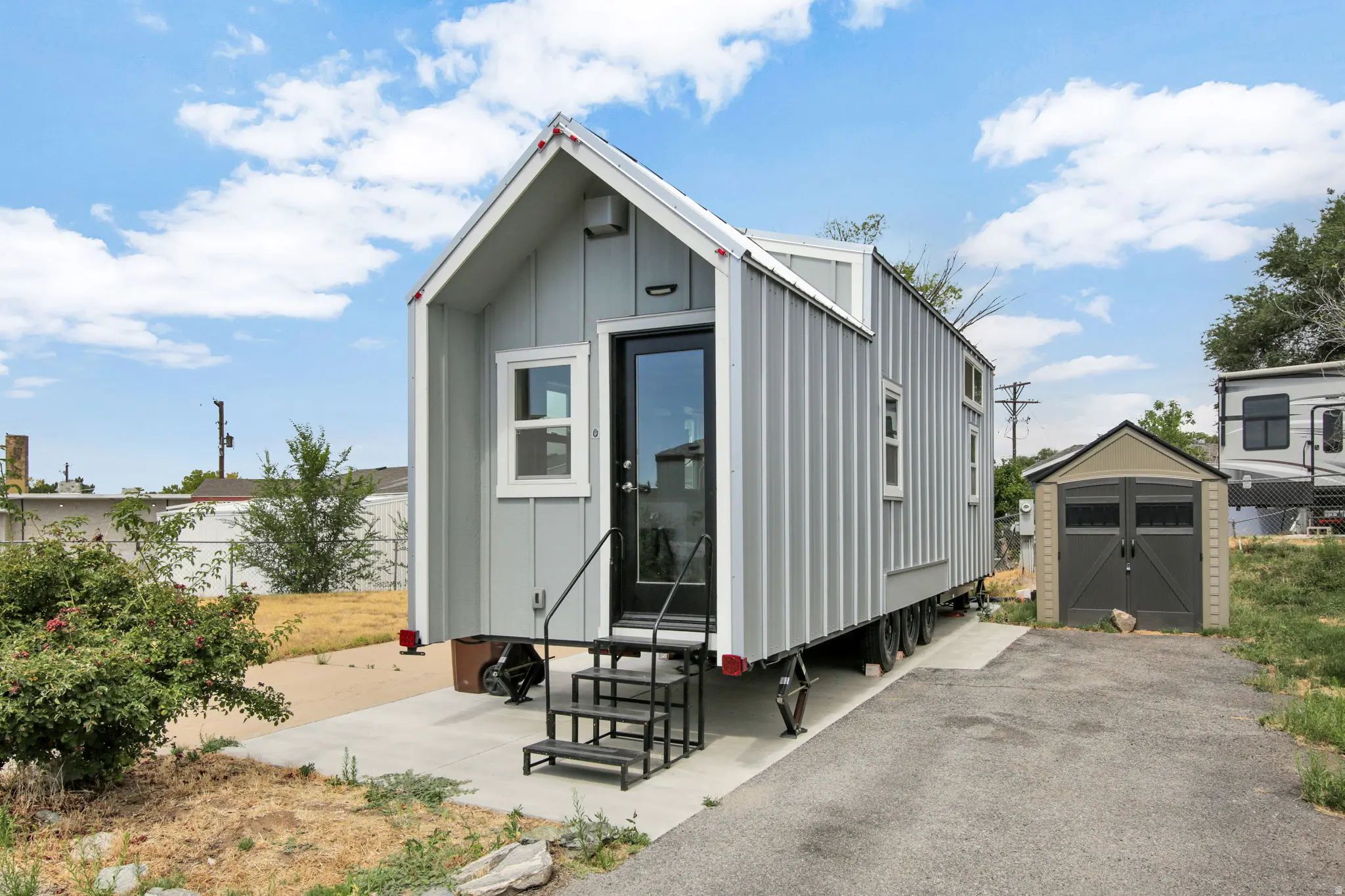 111 Barrington Way, Layton