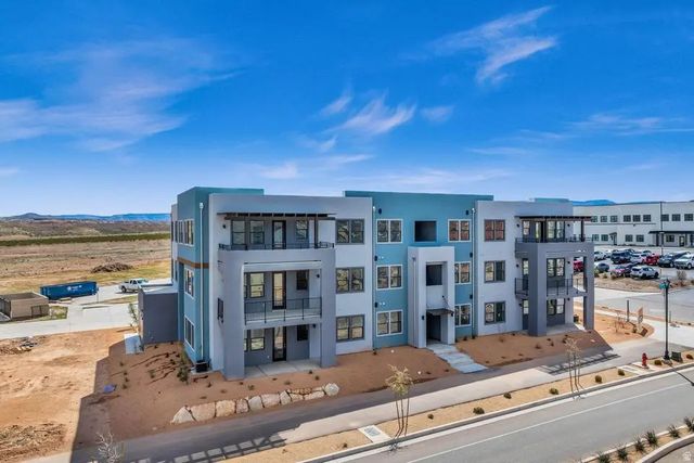 5599 S Carnelian Pkwy 204, St. George