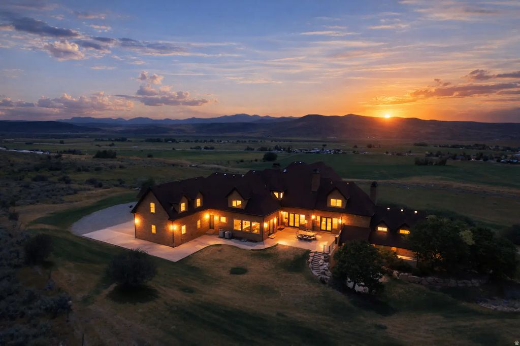 2010 N State Road 32, Kamas