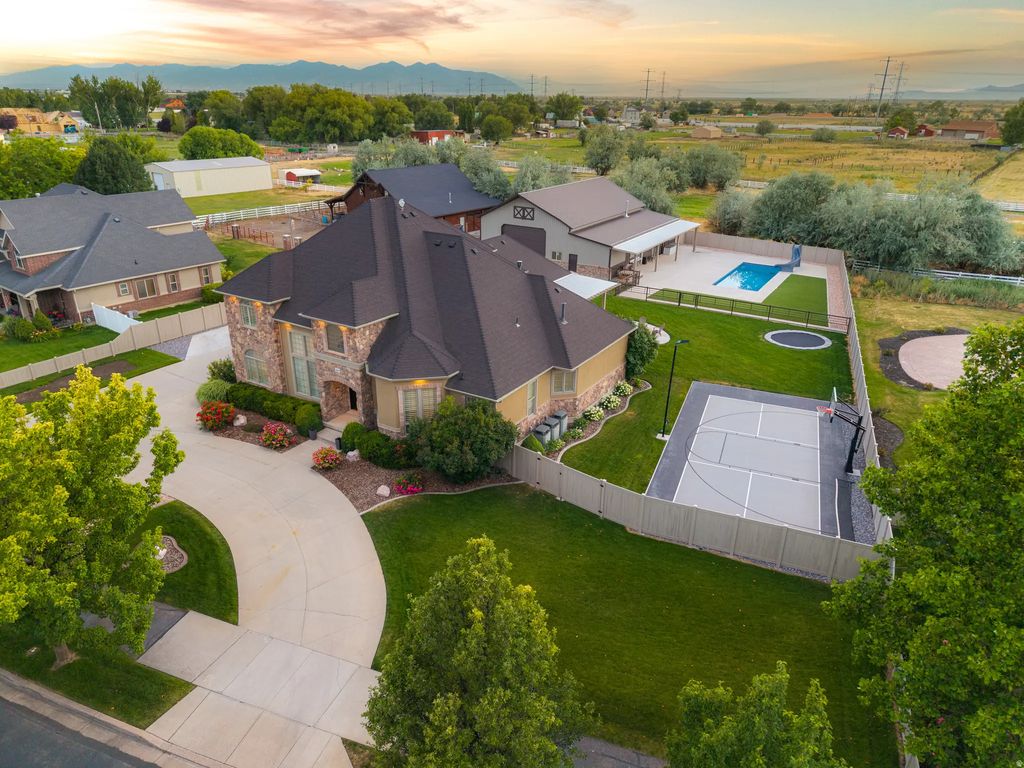 655 N Jessi's Meadow Dr, West Bountiful