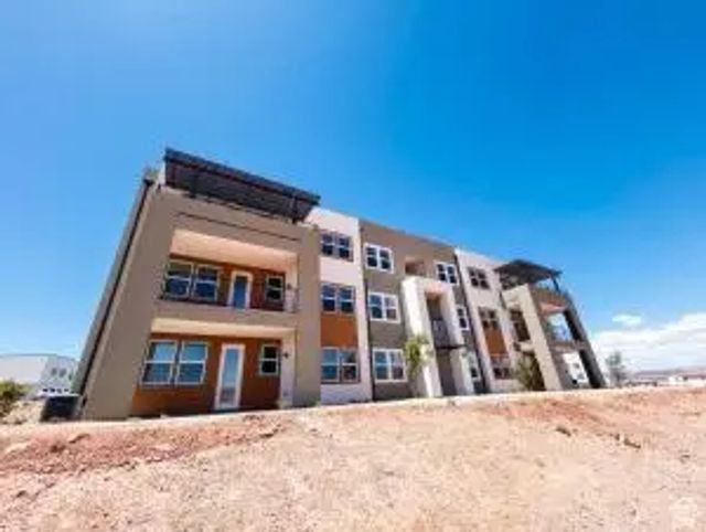 5599 S Carnelian Pkwy S 607, St. George