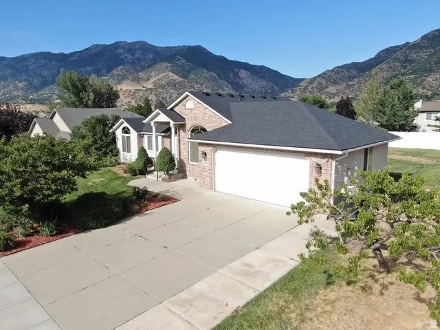 7922 S 2325 E, South Weber
