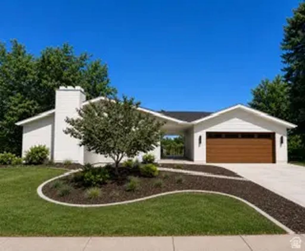1211 E Brekenridge Dr, Murray
