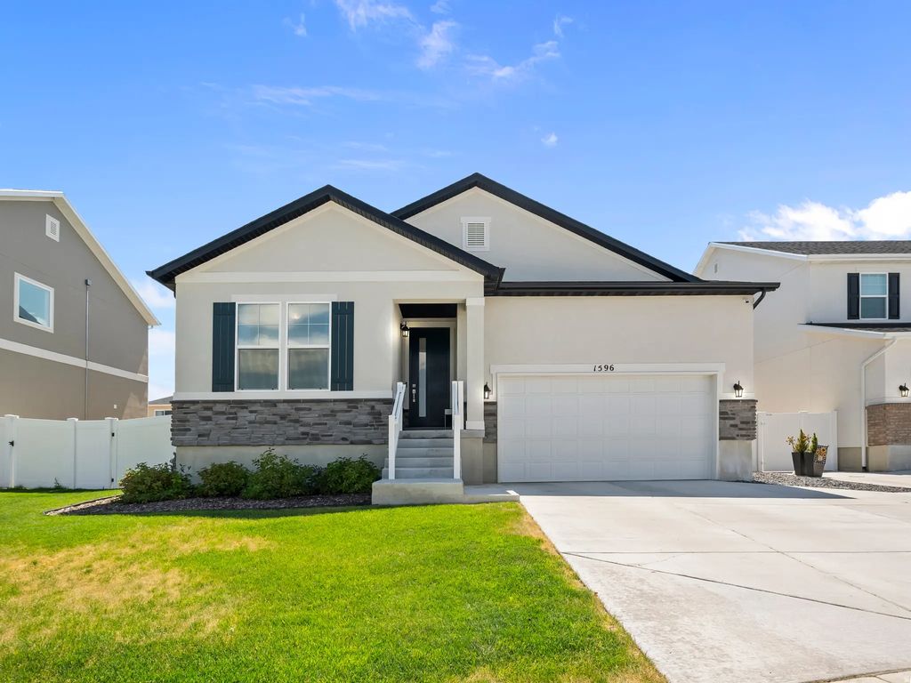 1596 N Berra Blvd, Tooele