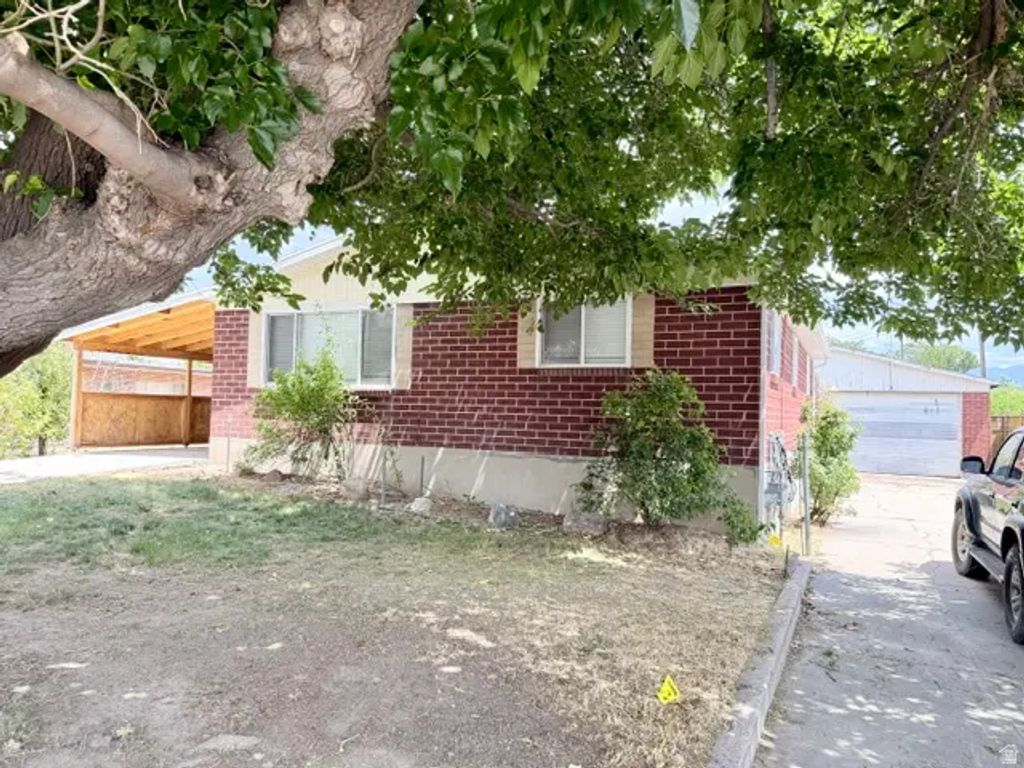3205 S 4000 W, West Valley City