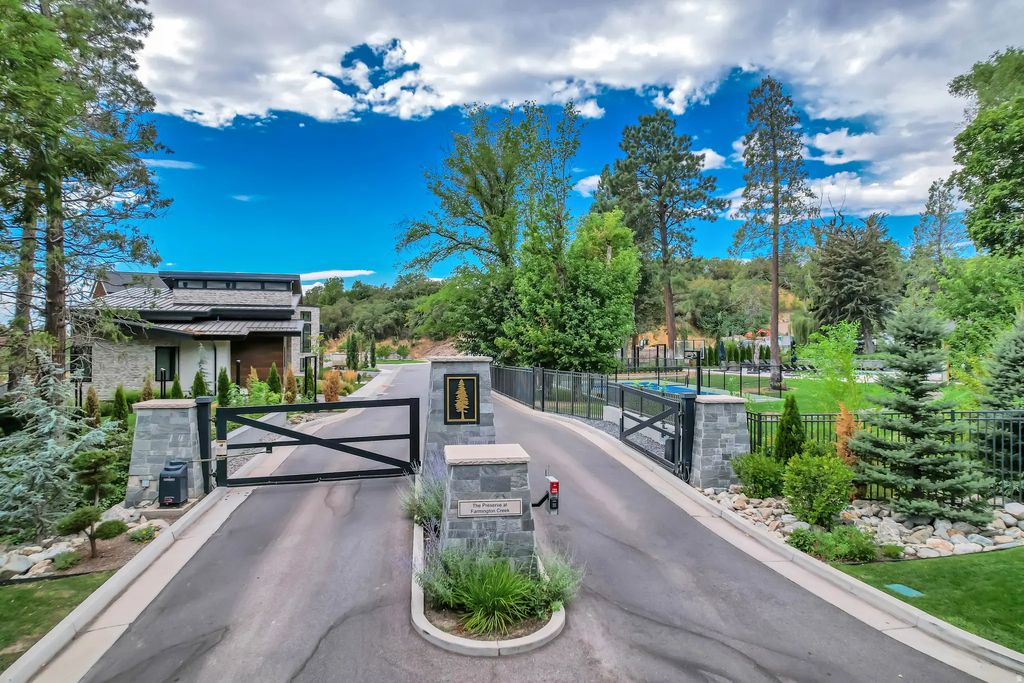 669 N Hidden Holw 5, Farmington