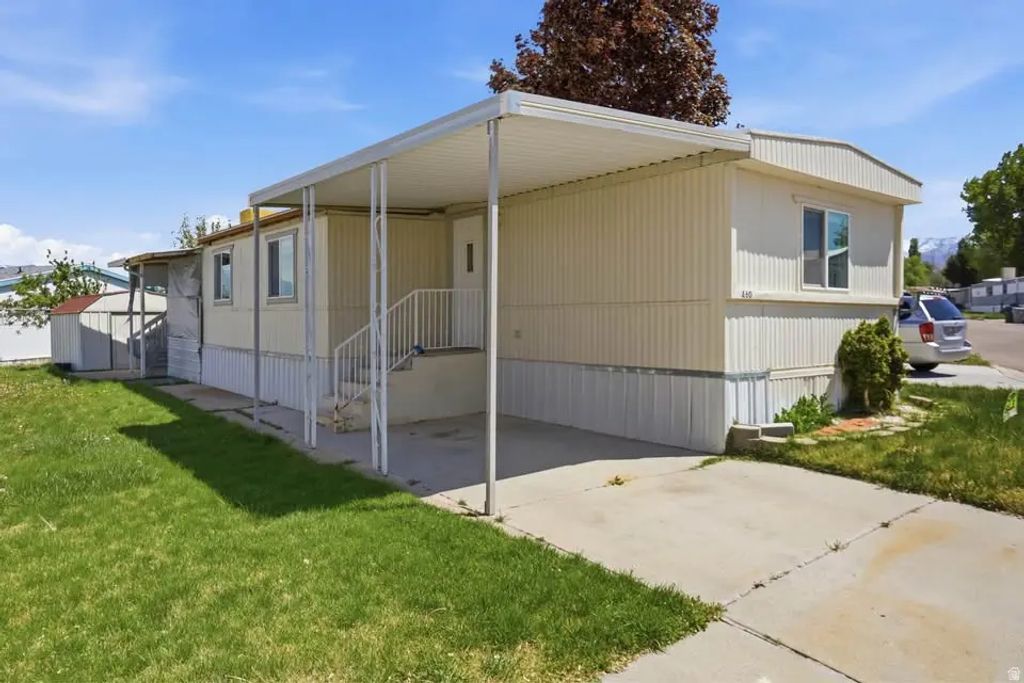 3860 Midland Dr A-60, Roy